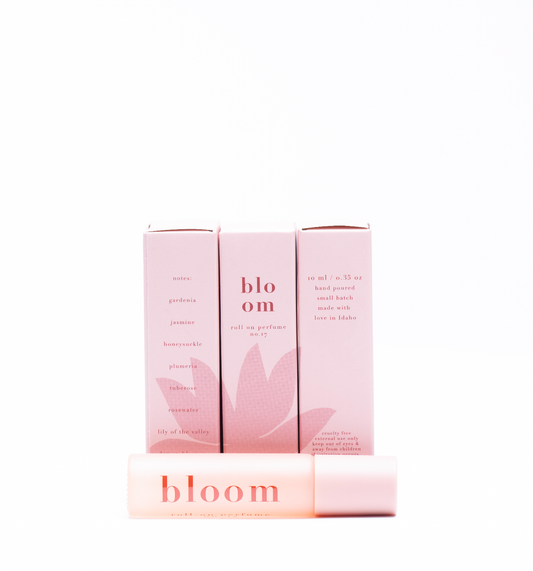 Clean roll-on perfume • no. 17 bloom