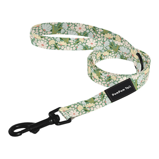 POMPOM TAIL Designer Outdoor Strong Dog Leash with Wild Daisy Design
