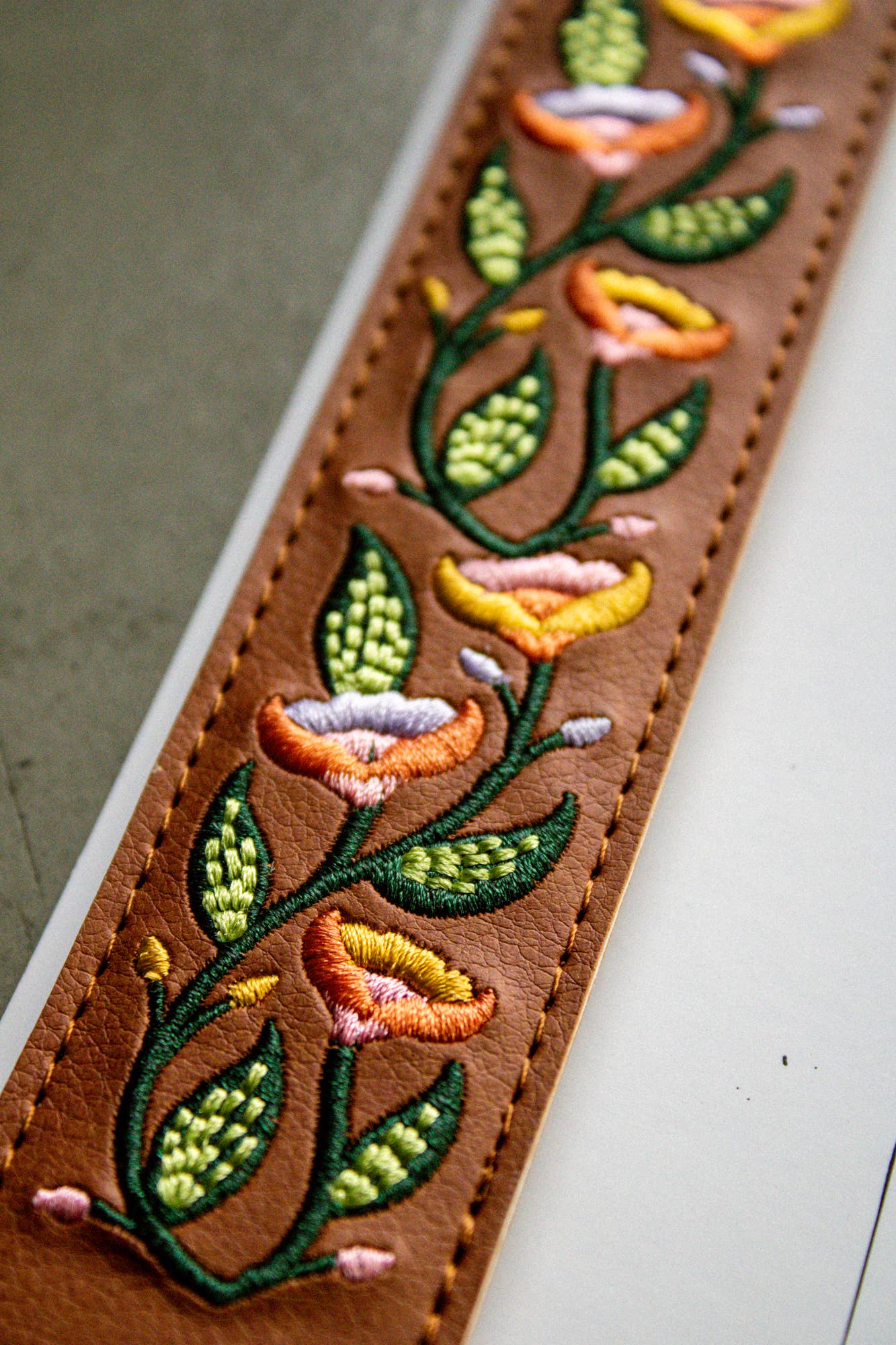 Molina Vine Embroidered Elastic Bookmark